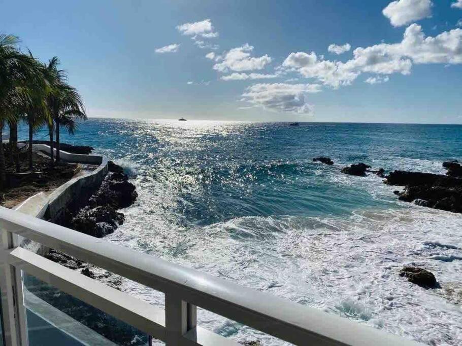 Maho Beach House - Luxe 1-Bedroom - Ocean View Екстериор снимка