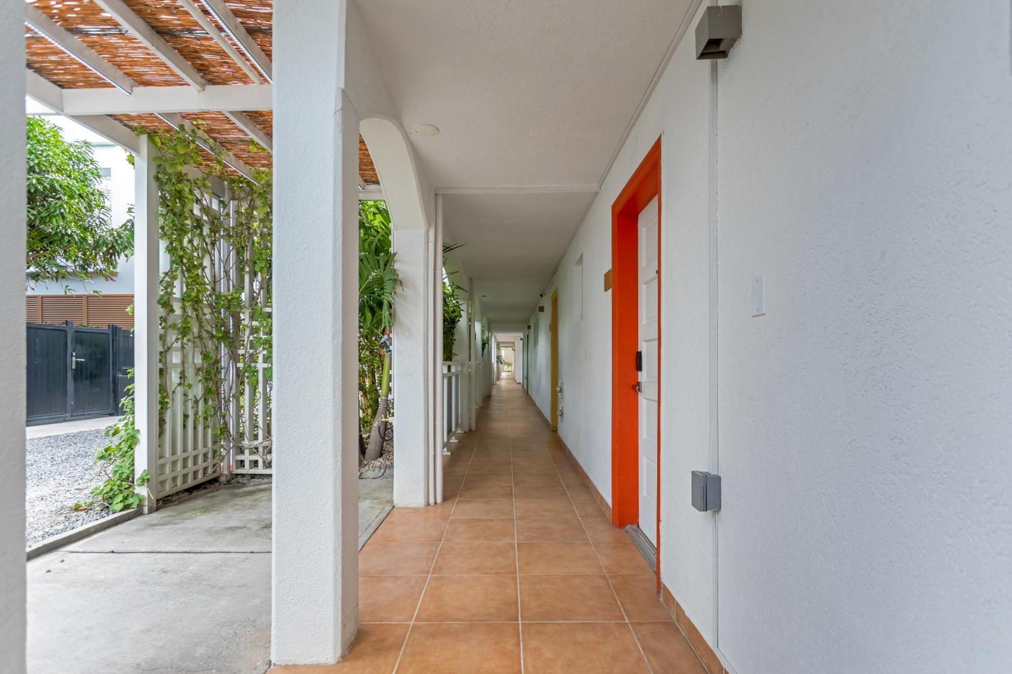 Maho Beach House - Luxe 1-Bedroom - Ocean View Екстериор снимка