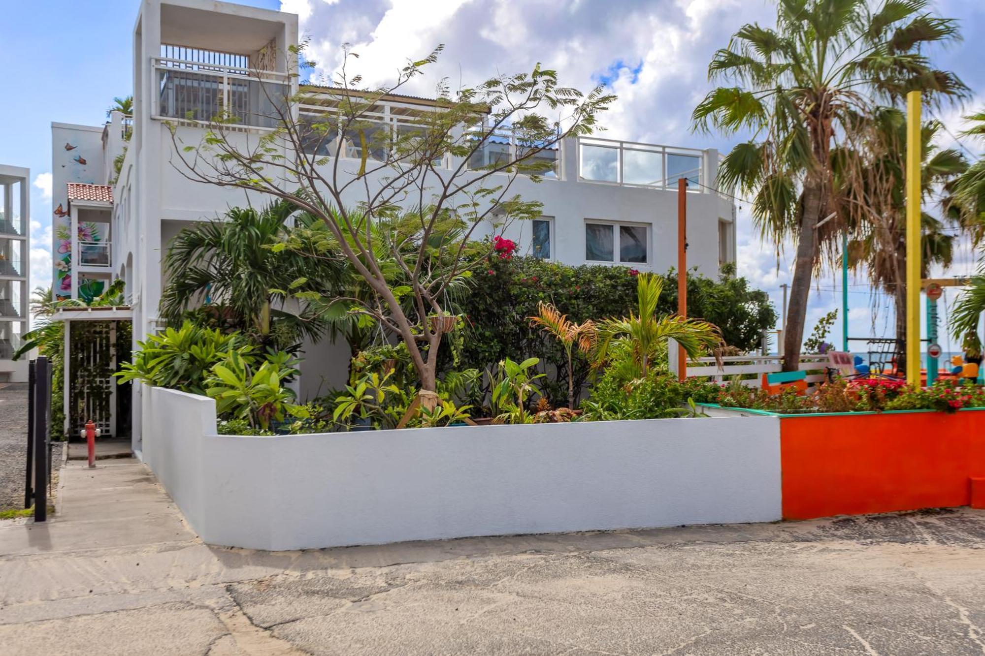 Maho Beach House - Luxe 1-Bedroom - Ocean View Екстериор снимка